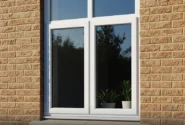 چرا پنجره‌های UPVC محبوب شده‌اند؟ بررسی دلایل، مزایا و معایب